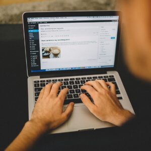 blogging 2620148 1280